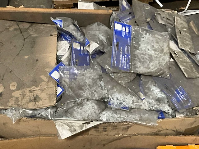 Partij divers gereedschap en toebehoren - afbeelding 9 van  14