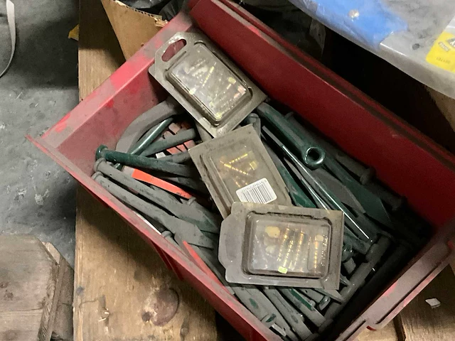 Partij divers gereedschap en toebehoren - afbeelding 11 van  13