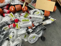 Partij divers gereedschappen in speciekuip - afbeelding 2 van  11
