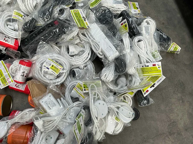 Partij divers gereedschappen in speciekuip - afbeelding 4 van  11