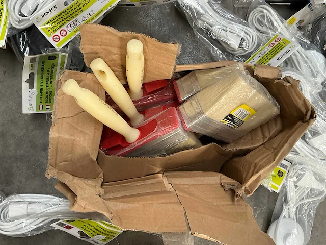 Partij divers gereedschappen in speciekuip - afbeelding 11 van  11