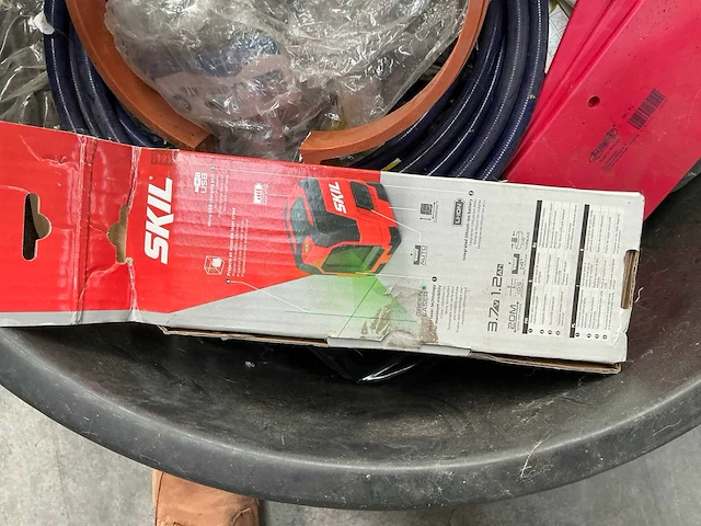 Partij divers gereedschappen in speciekuip - afbeelding 3 van  4