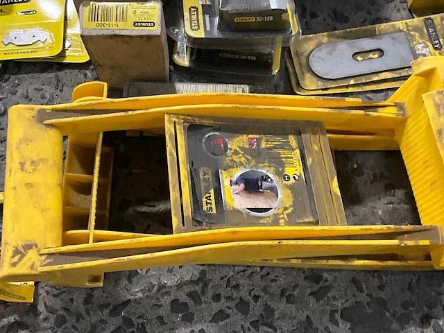 Partij divers handgereedschap stanley - afbeelding 8 van  9