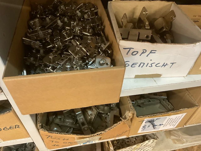 Partij divers hang- en sluitwerk - afbeelding 14 van  14