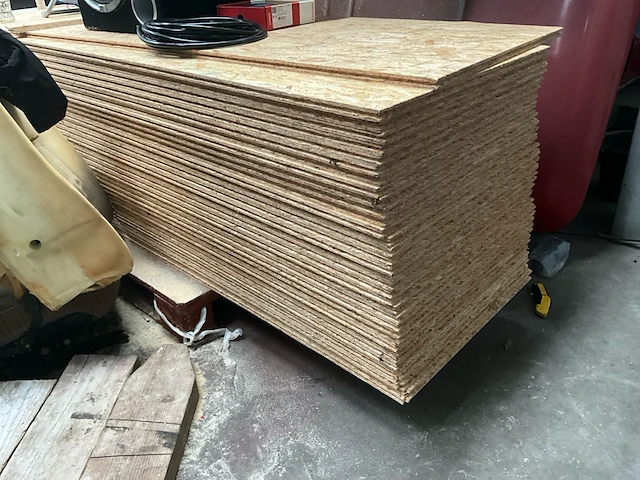 Partij divers hout en gipsplaten - afbeelding 9 van  13