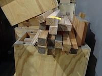 Partij divers hout - afbeelding 1 van  3