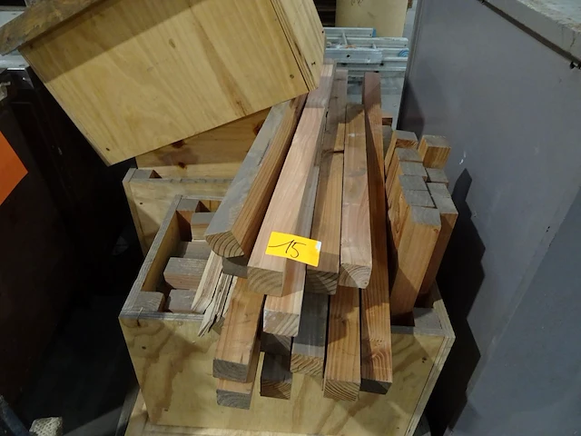 Partij divers hout - afbeelding 2 van  3