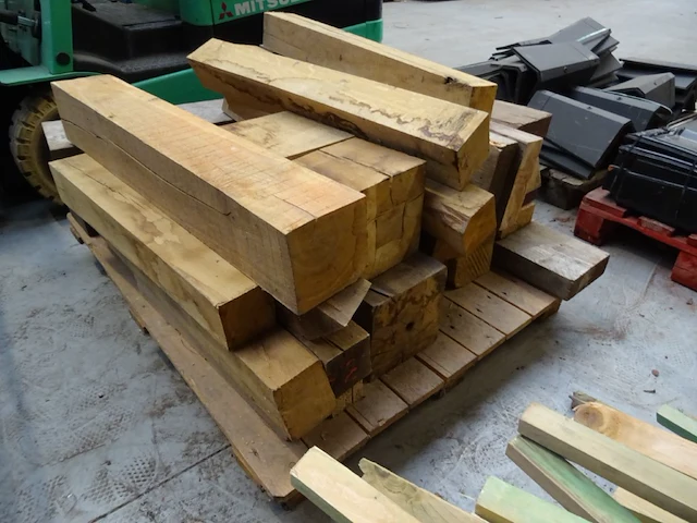 Partij divers hout - afbeelding 8 van  8