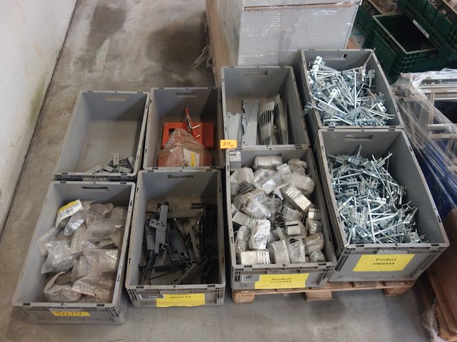 Partij divers ijzerwaren - afbeelding 1 van  14