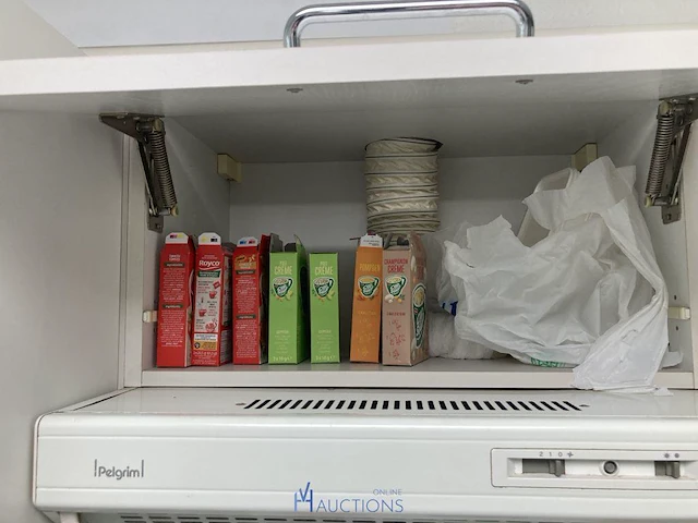 Partij divers keukengerei waaronder tafelporselein en microgolfoven - afbeelding 3 van  8