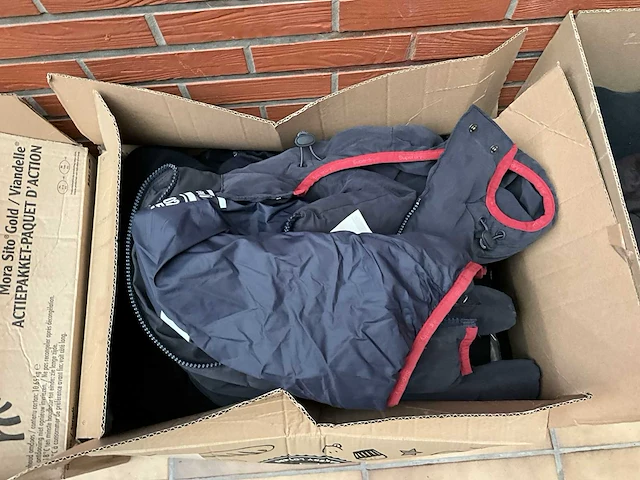 Partij divers kledij - afbeelding 10 van  11