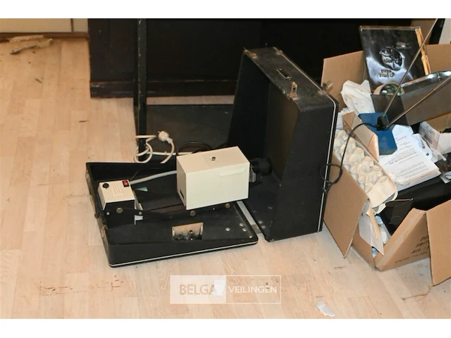 Partij divers materiaal - afbeelding 6 van  8