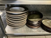 Partij divers porseleinen servies - afbeelding 2 van  17