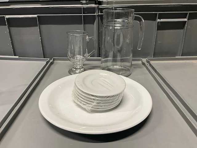 Partij divers servies - afbeelding 1 van  9