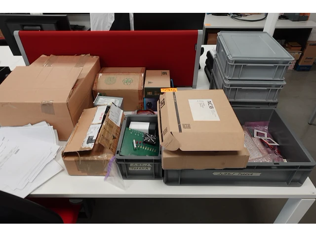 Partij divers toebehoren laadpaalproductie - afbeelding 8 van  22