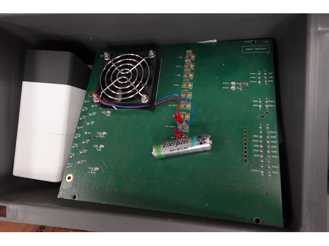 Partij divers toebehoren laadpaalproductie - afbeelding 9 van  22