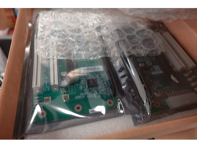 Partij divers toebehoren laadpaalproductie - afbeelding 13 van  22