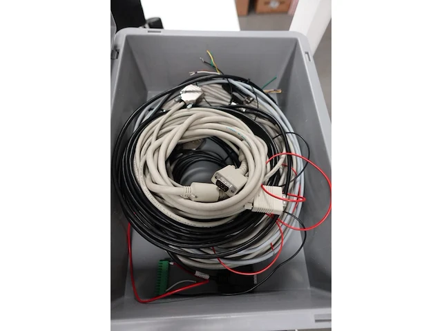 Partij divers toebehoren laadpaalproductie - afbeelding 14 van  22