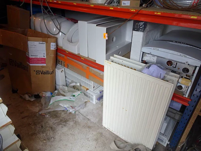 Partij divers toebehoren sanitair - afbeelding 1 van  7