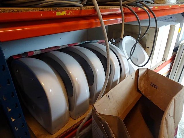 Partij divers toebehoren sanitair - afbeelding 3 van  7