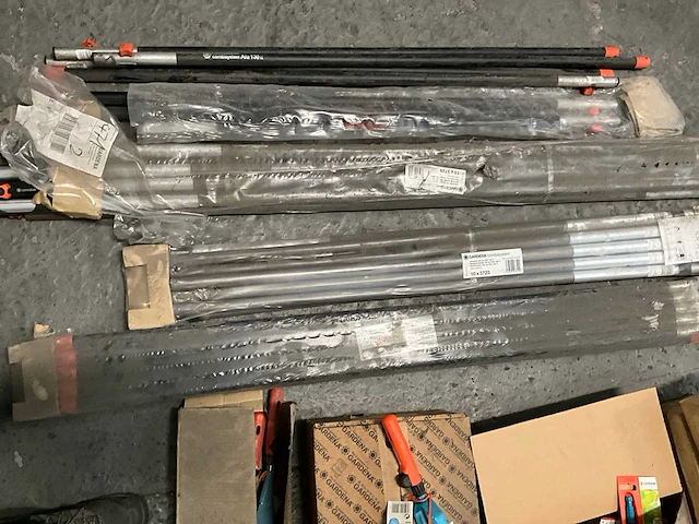 Partij divers tuingereedschap gardena - afbeelding 1 van  11