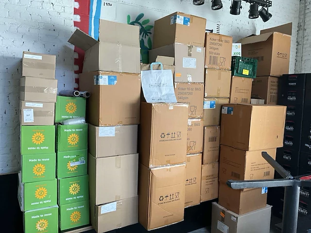 Partij divers verpakkingsmateriaal - afbeelding 1 van  8
