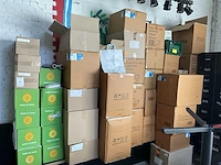 Partij divers verpakkingsmateriaal - afbeelding 1 van  8