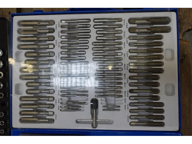 Partij divers werkmateriaal - afbeelding 2 van  5