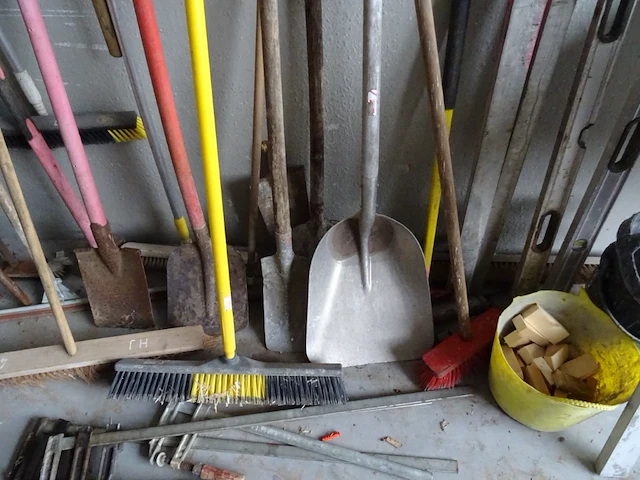Partij divers werkmateriaal - afbeelding 2 van  12
