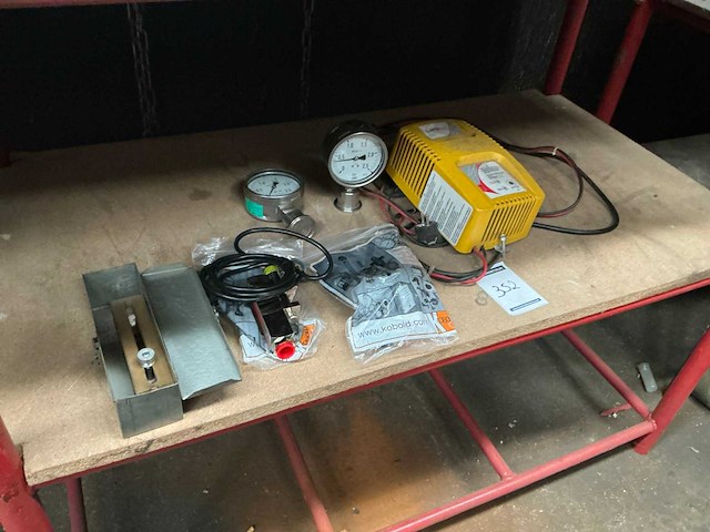 Partij divers - afbeelding 1 van  4