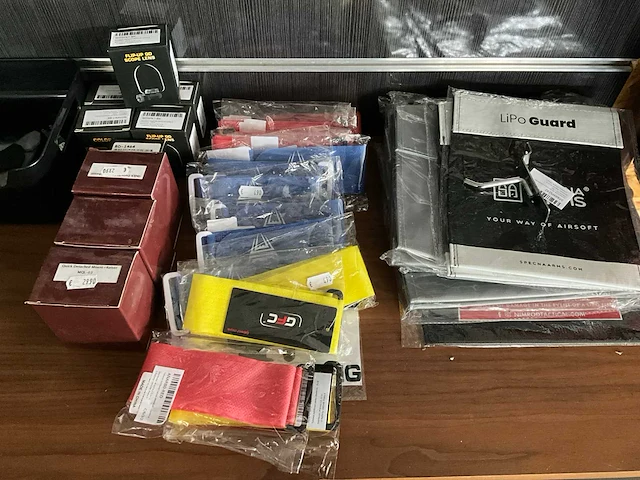 Partij diverse accessoires en onderdelen - afbeelding 8 van  16