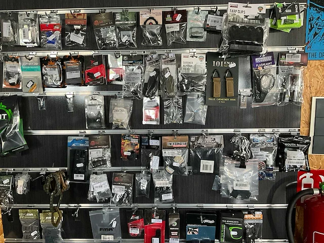 Partij diverse accessoires en onderdelen - afbeelding 1 van  16