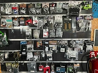Partij diverse accessoires en onderdelen - afbeelding 1 van  16