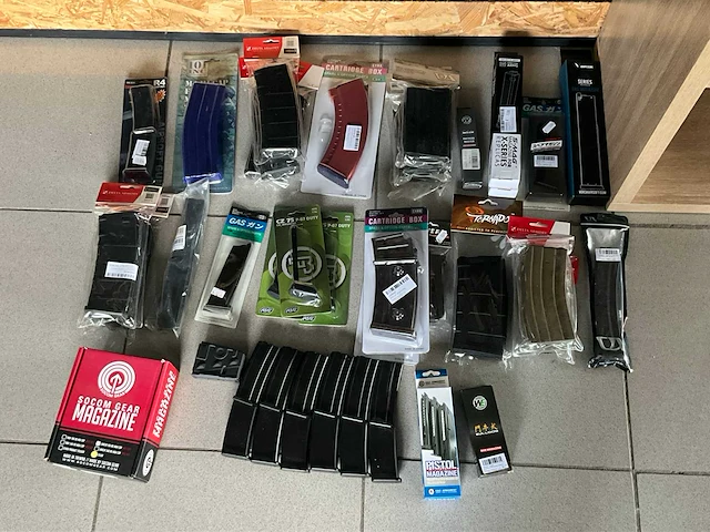Partij diverse accessoires en onderdelen - afbeelding 10 van  16