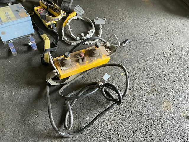 Partij diverse afstandsbedieningen - afbeelding 5 van  5