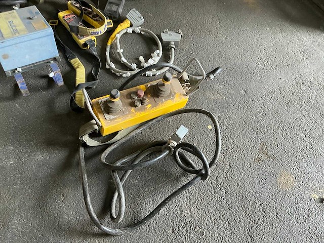 Partij diverse afstandsbedieningen - afbeelding 5 van  5