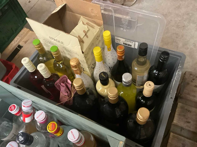 Partij diverse alcoholische dranken - afbeelding 3 van  5