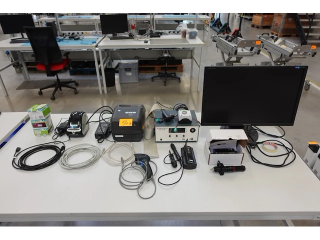 Partij diverse apparatuur - afbeelding 1 van  9