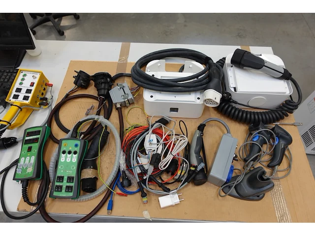 Partij diverse apparatuur - afbeelding 2 van  9
