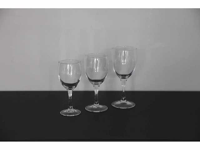 Partij diverse arcoroc wijn- en champagneglazen ( circa 770x) - afbeelding 4 van  12