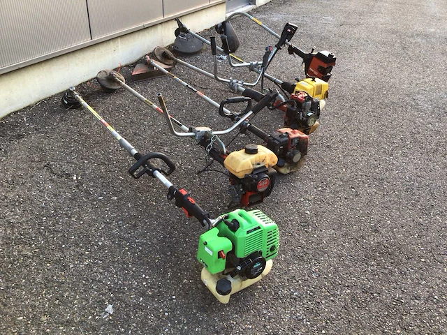 Partij diverse benzine bosmaaiers (6x) - afbeelding 1 van  9