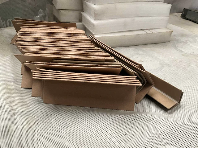 Partij diverse beschermingsmaterialen voor inpak - afbeelding 2 van  6