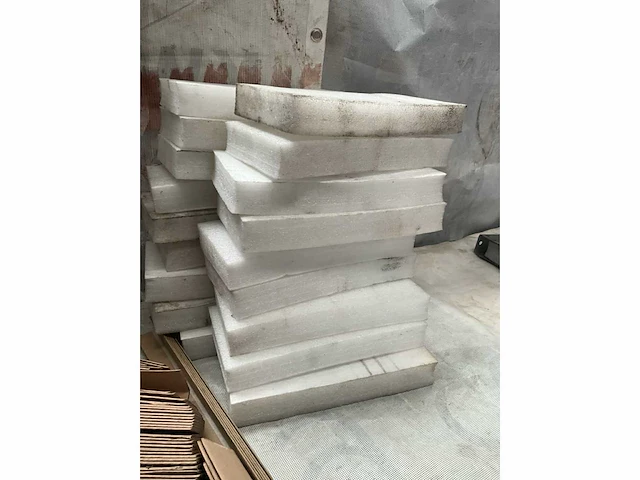 Partij diverse beschermingsmaterialen voor inpak - afbeelding 6 van  6