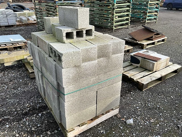 Partij diverse betonblokken - afbeelding 3 van  5