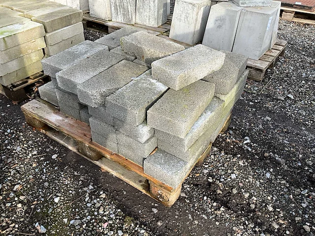 Partij diverse betonblokken - afbeelding 4 van  5