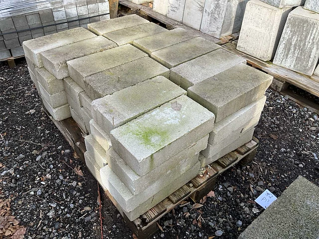 Partij diverse betonblokken - afbeelding 5 van  5