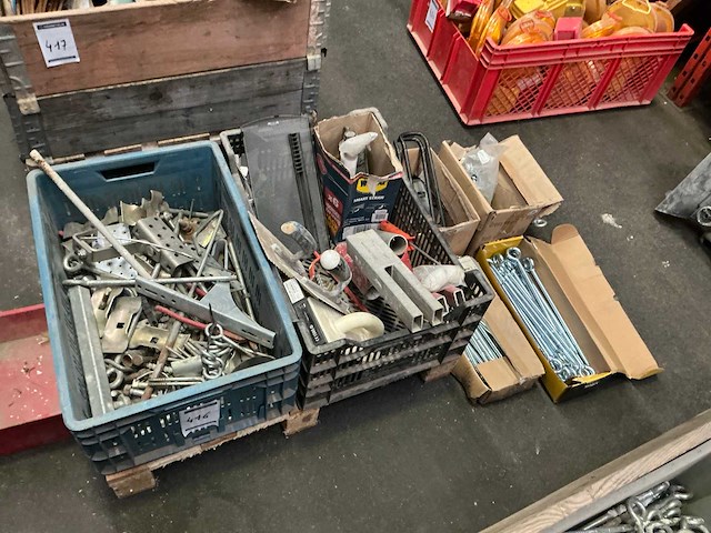 Partij diverse bevestigingsmaterialen en handgereedschappen - afbeelding 1 van  5