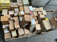 Partij diverse bevestigingsmaterialen - afbeelding 1 van  7