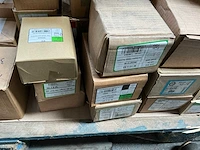 Partij diverse bevestigingsmaterialen - afbeelding 6 van  7