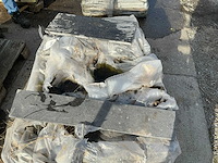 Partij diverse blauwsteen tegels - afbeelding 1 van  5